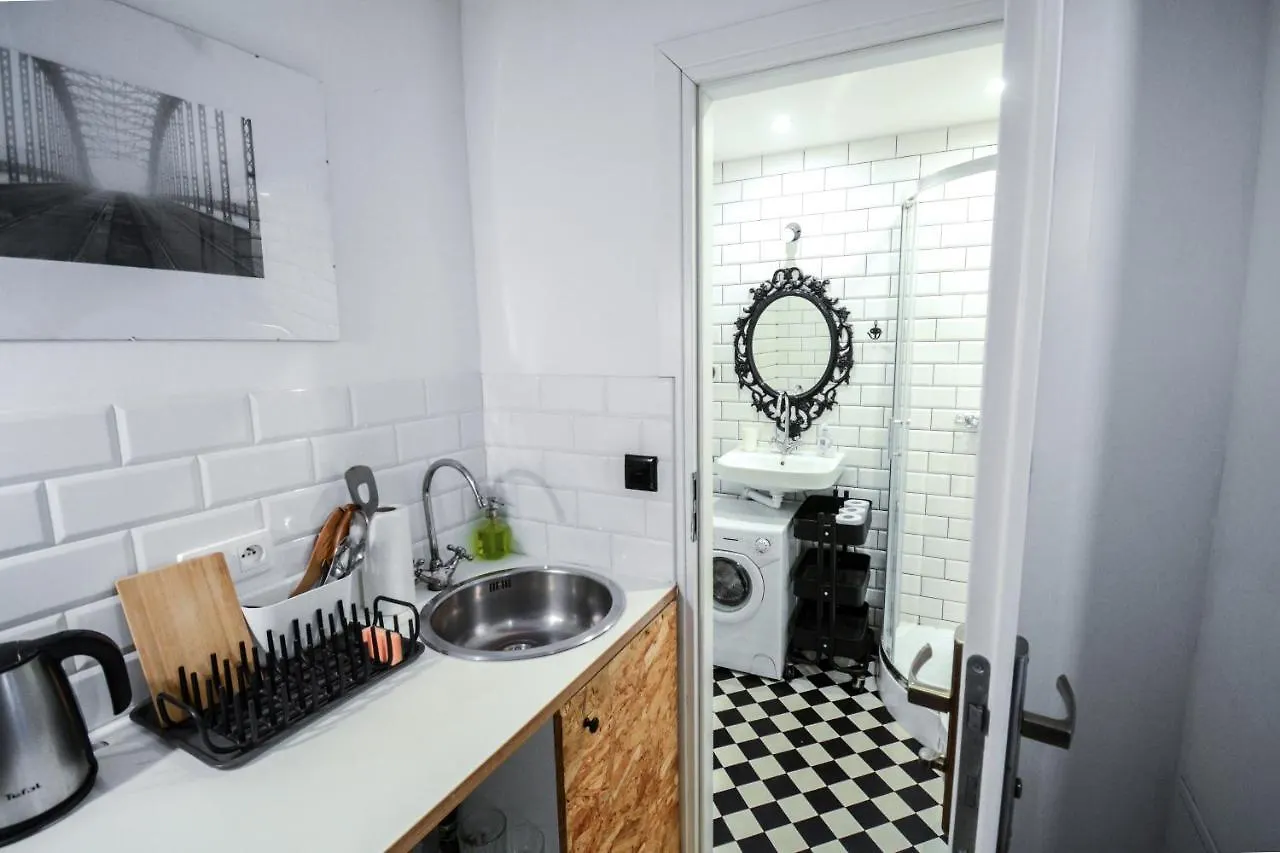 Lion Apartments - Gold Krakow Homestay