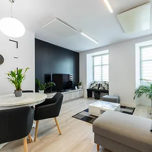 https://vip-apartments-oawska-19.hotelswroclaw.com